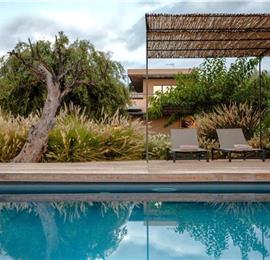 6 bedroom villa with pool and sea views near Noto, Sicily, sleeps 12